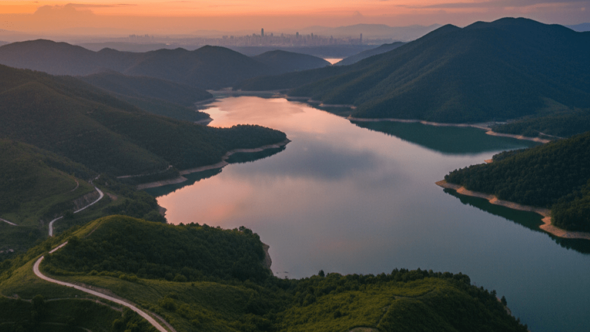 راهنمای کامل: تجربه سفر گروهی به اطراف تهران 🎒🌲؛ چطور یک روز فوق‌العاده بسازیم؟